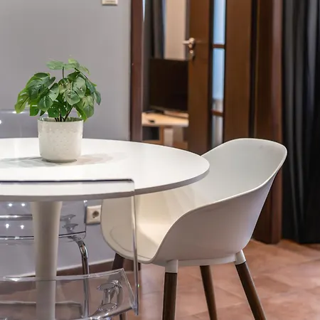 Oktogon Four Apartment *