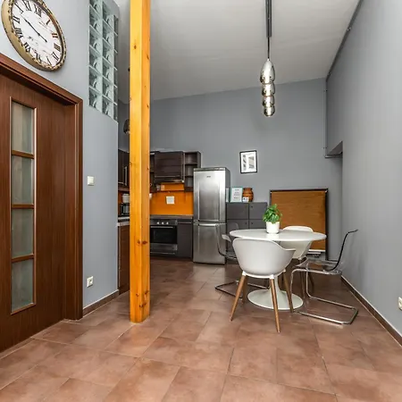 Apartment Oktogon Four