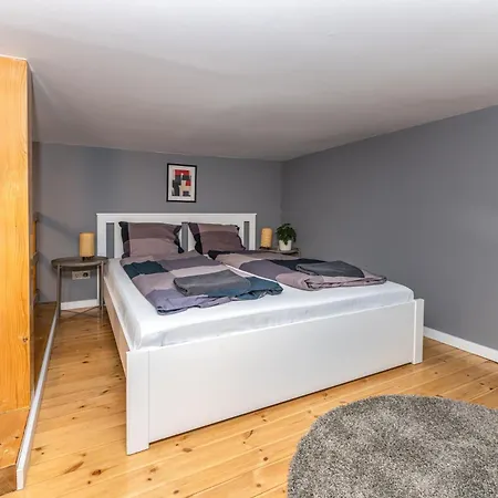 Apartment Oktogon Four *
