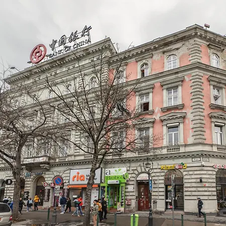 Oktogon Four Apartment Budapest