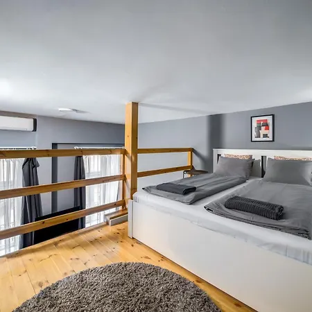 Apartment Oktogon Four Budapest