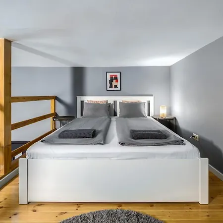 Oktogon Four * Budapest