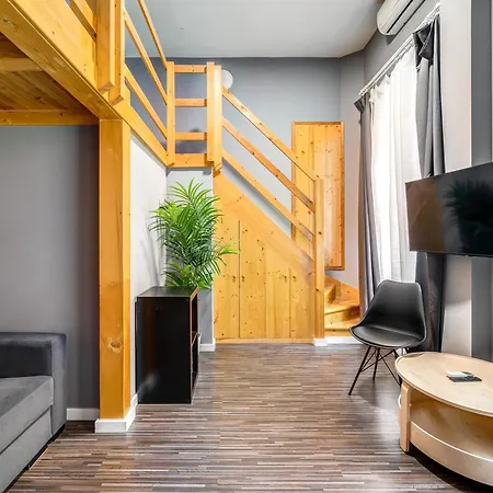 Oktogon Four Appartement *