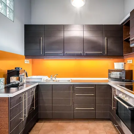 Oktogon Four Apartamento