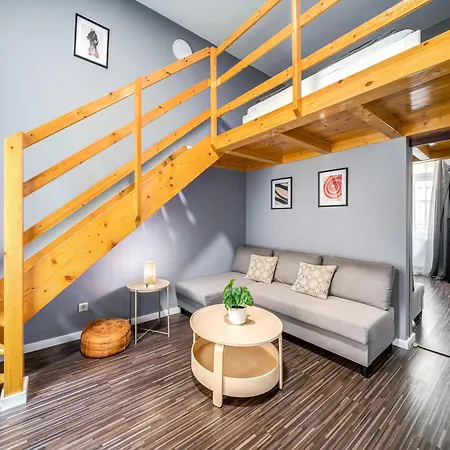 Apartament Oktogon Four